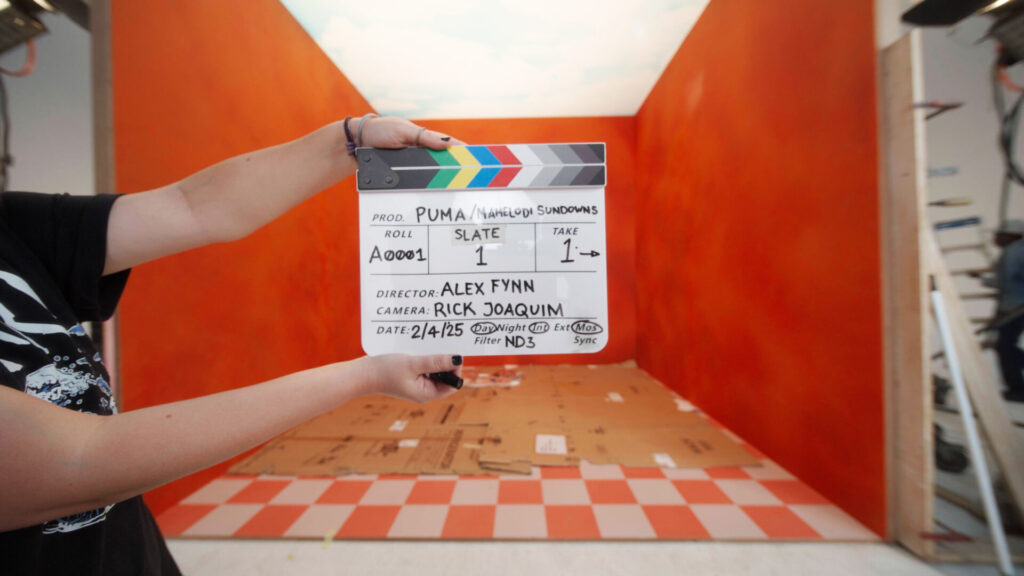 1_SELECTS.00_57_54_16.Still003